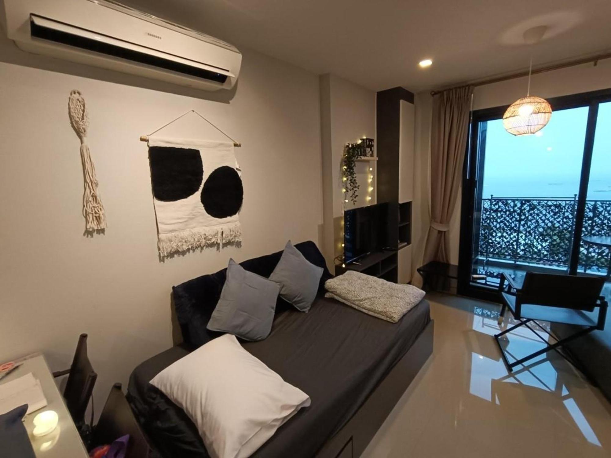 The Base Central Pattaya By Mickey Buitenkant foto