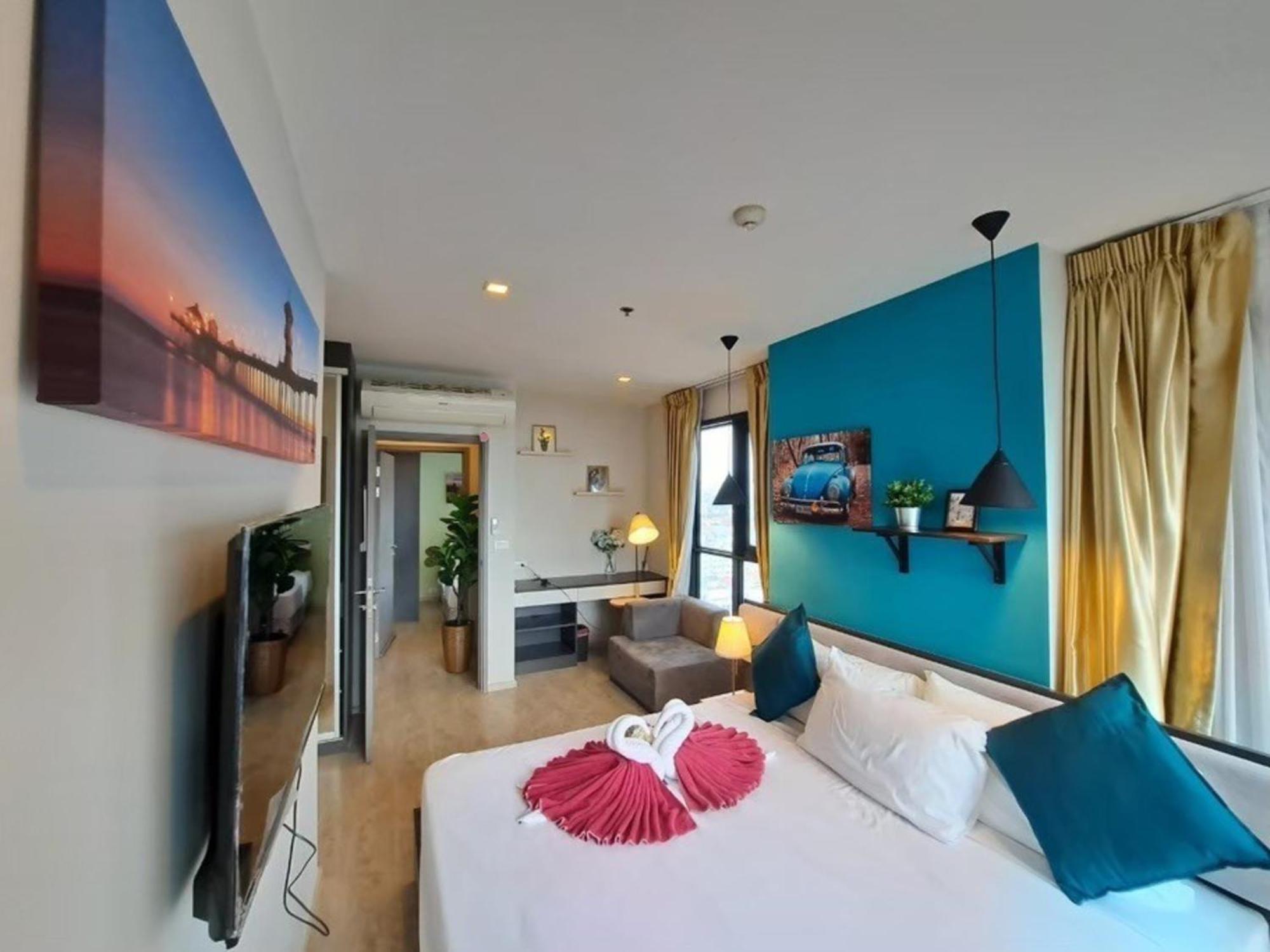 The Base Central Pattaya By Mickey Buitenkant foto