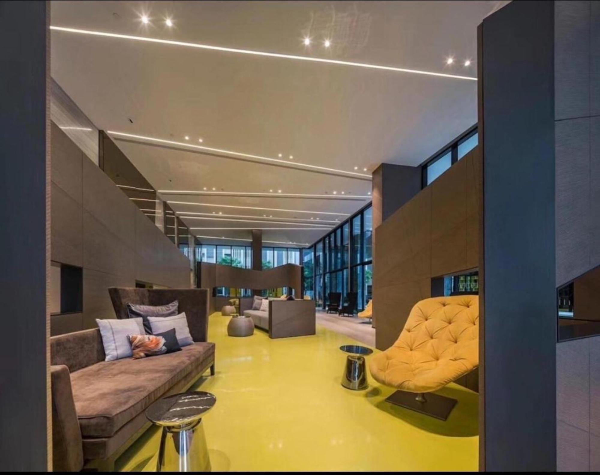 The Base Central Pattaya By Mickey Buitenkant foto
